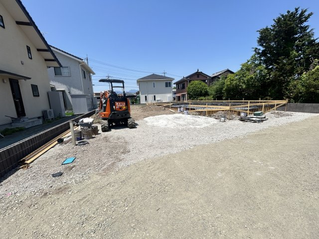 新築　富岡市中高瀬第8　Livele Garden.S　1号棟の駐車場|現地写真　駐車スペースは並列10台分可能です！
