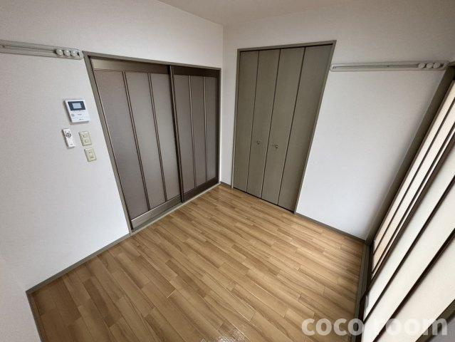 ニューポートの洋室