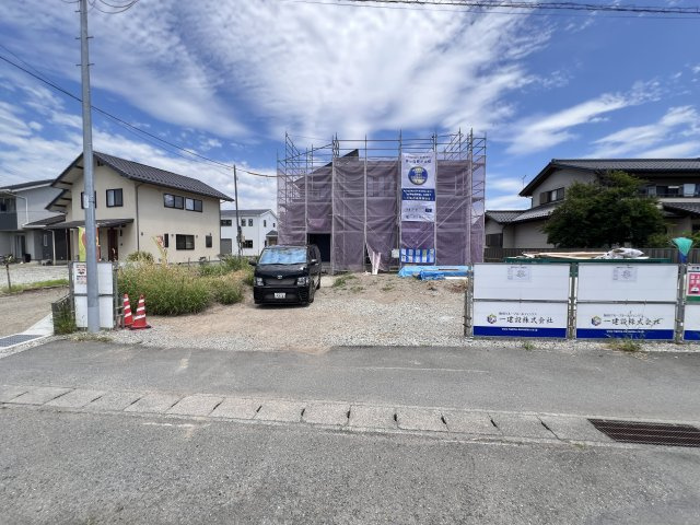 新築　富岡市中高瀬第8　Livele Garden.S　2号棟の駐車場|現地写真　駐車スペースは並列4台分可能です！
