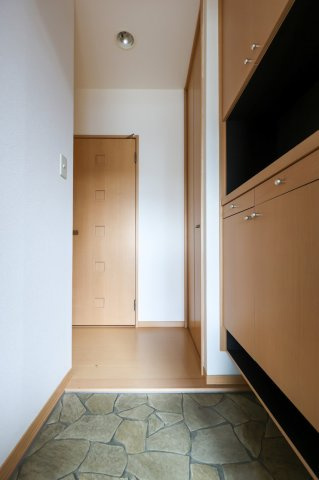 アムールレジデンスの玄関|※同間取りの102号室のお写真です