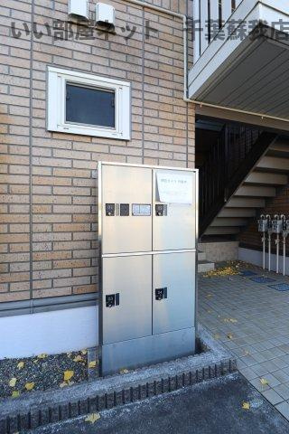 ソレアード　Ⅰのエントランス|宅配ボックスがあると、自分の時間を有効活用できますね！