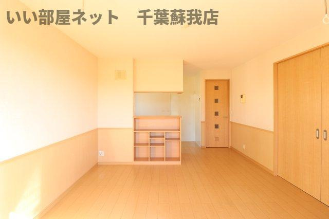 ソレアード　Ⅰの居間・リビング|こちらのリビングで趣味の時間をお楽しみください