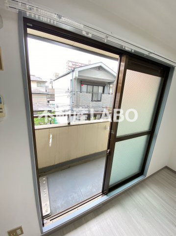 シャルマン昭和町のバルコニー