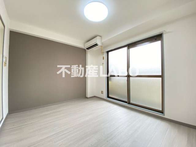 シャルマン昭和町の居間・リビング