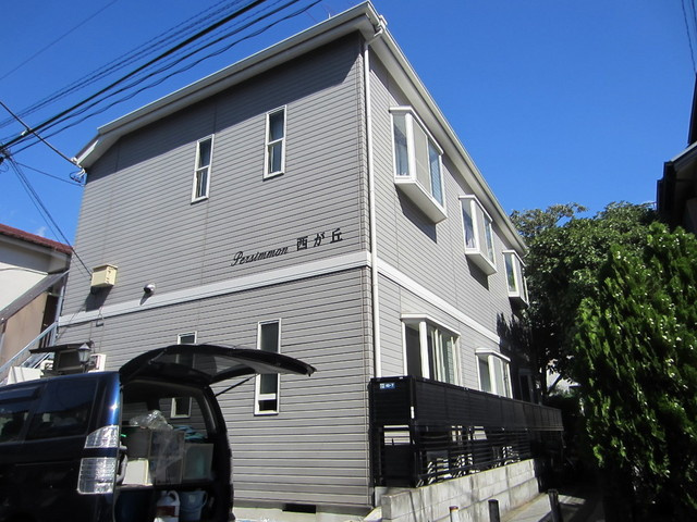 パーシモン西が丘の外観|落ち着いた色合いの外観デザインです☆