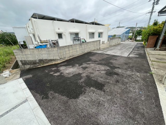 南城市大里高平 3号棟（全3棟）の前面道路含む現地写真