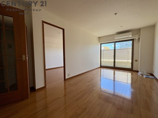 グランドール宝塚の居間