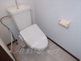エルディム大下Ⅱのトイレ|シャワートイレ新品