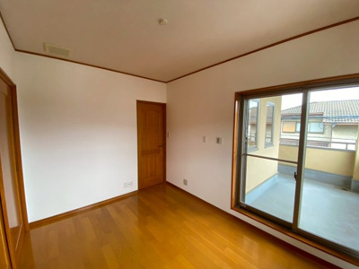 【洋室】 | 【プレイワーク引野町2丁】平成18年建築・5SLDK・東南角地・土地128坪 | スタンダードな洋室です