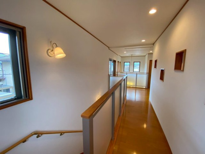 【内装】 | 【プレイワーク引野町2丁】平成18年建築・5SLDK・東南角地・土地128坪 | 内装は落ち着いています