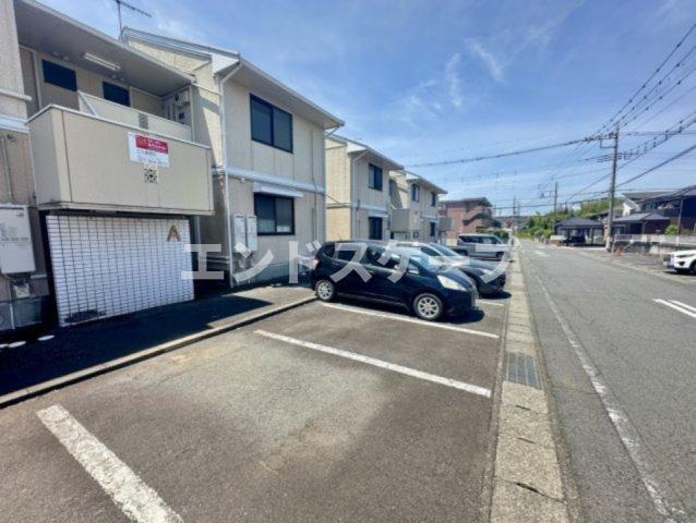 ディアコートＡの駐車場|高崎、前橋のお部屋探しはエンドスケープまで！お客様の理想お聞かせ下さい♪