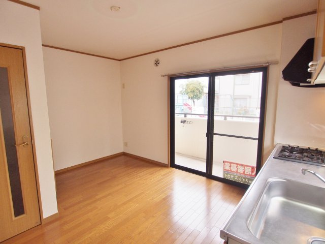ドミール稲荷町の居間・リビング