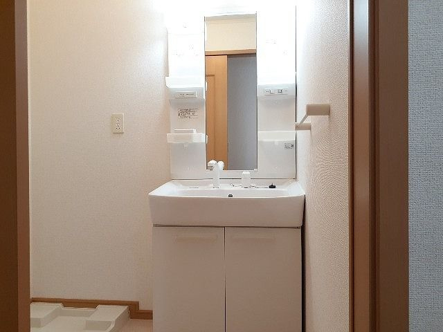 Ｐｉｓｏ　小本の洗面所|明るい洗面所です