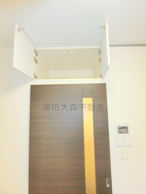 AXAS(アクサス千鳥町アジールコートSta.の収納|リビング入口上収納