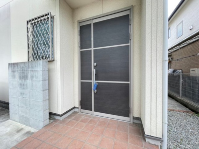 【玄関】 | 吹田市津雲台5丁目貸家