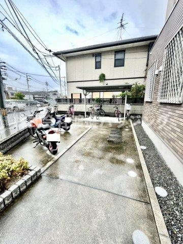 サニーテラスの駐車場