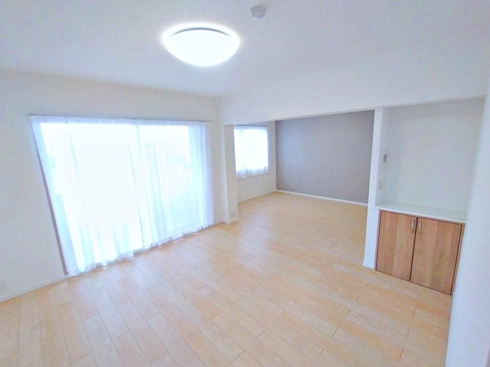 小平市花小金井２丁目の中古マンションの居間・リビング