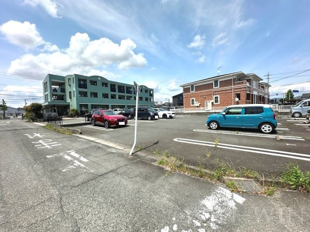 グラディオ 牛川の駐車場