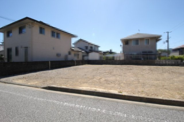 【特別価格　８月末まで】高知市瀬戸東町3丁目　新築戸建　①【全2区画】の外観|①　土地面積　128.83㎡（約38.97坪）　建物面積　100.54㎡（約30.41坪）