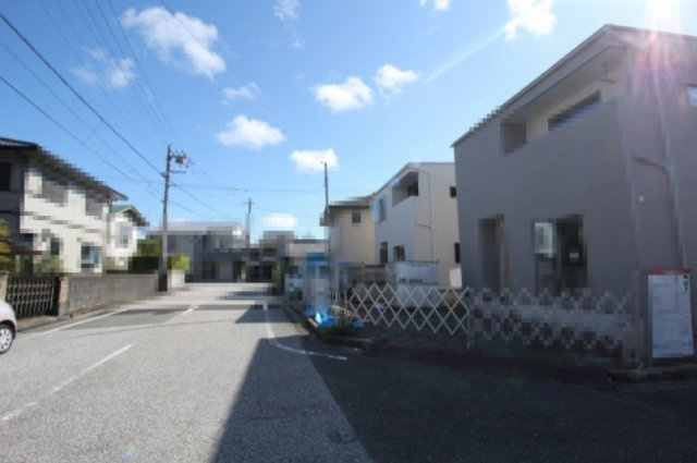 高知市瀬戸東町3丁目　新築戸建　①【全2区画】の前面道路含む現地写真|東側　公道　7.9ｍ　接面　9.0ｍ