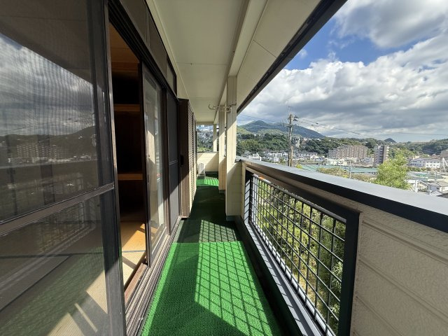 横尾町庭付き一戸建のバルコニー