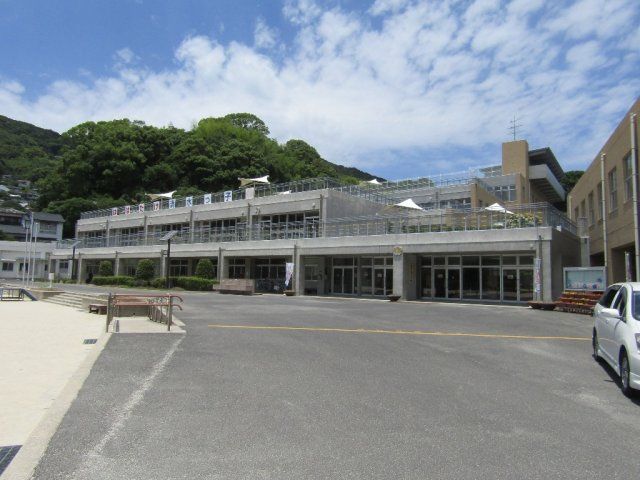 横尾町庭付き一戸建の周辺