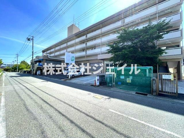 有野16団地　西ビルの外観