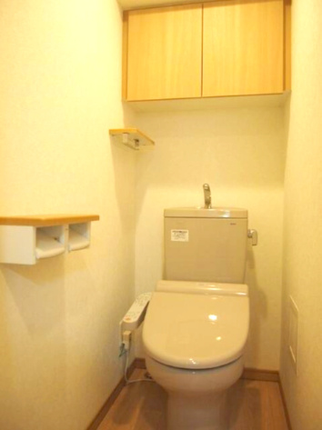 ルーブル清澄白河参番館のトイレ|温水洗浄便座付きの清潔感のあるトイレです