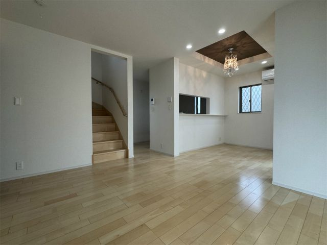 元和泉2丁目戸建ての居間・リビング