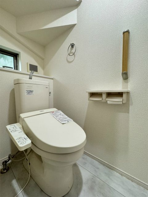 元和泉2丁目戸建てのトイレ