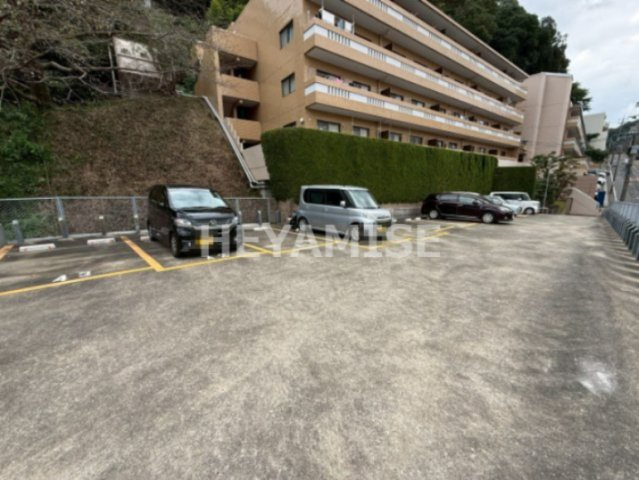 丸二ハイツの駐車場