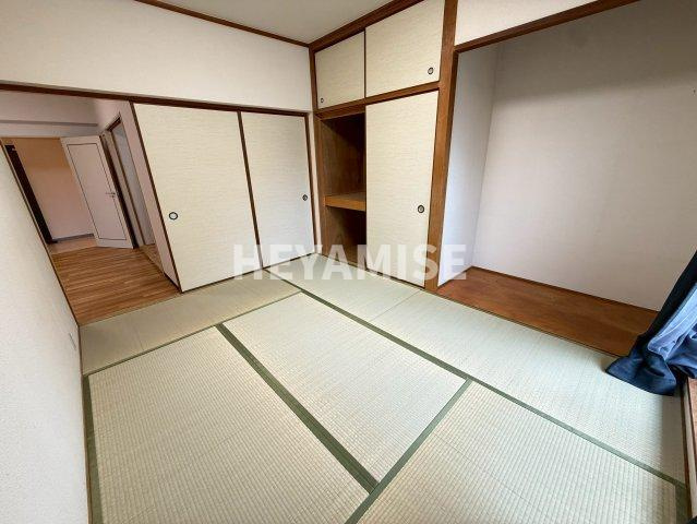 丸二ハイツの収納