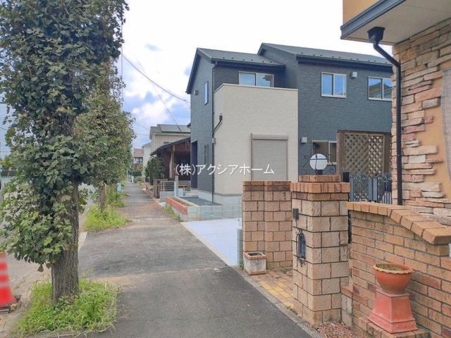 所沢市下富・全1棟　新築一戸建　～LDK16.2帖～の前面道路含む現地写真|2026年8月21日撮影