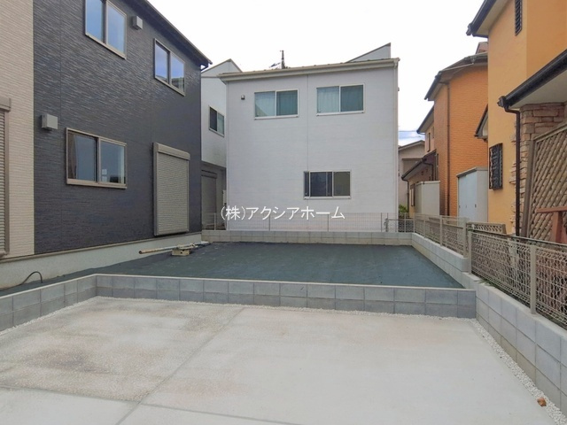所沢市下富・全1棟　新築一戸建　～LDK16.2帖～の駐車場|2026年8月21日撮影