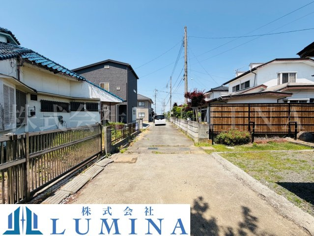 笛吹市石和町上平井　売地の前面道路含む現地写真