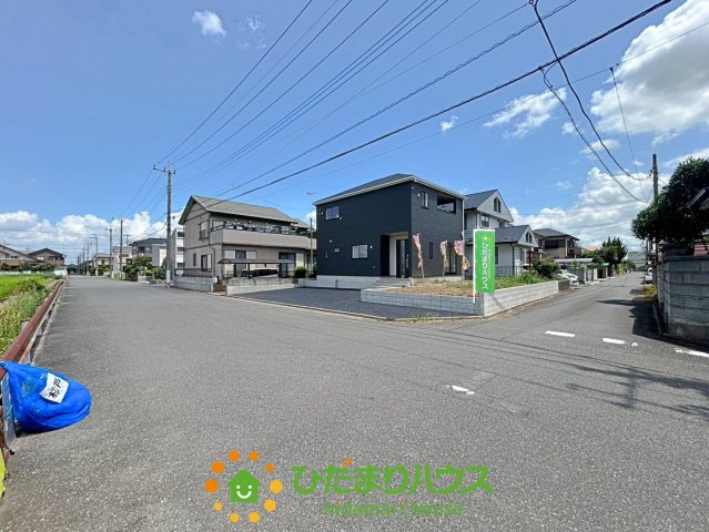 杉戸町杉戸第27　新築一戸建て　クレイドルガーデンの前面道路含む現地写真