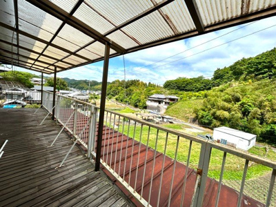 【展望】 | 江田島市大柿町大原　戸建 | 広々としたバルコニーから自然を感じられます