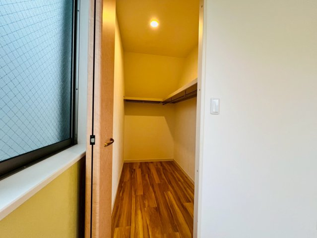 【収納】 | 板橋区東新町２丁目　中古戸建て | 大容量で衣類や小物をすっきり収納できるWICを設けています