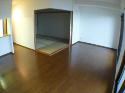 【居間・リビング】 | ファミール弁天町パークサイド | 居間です