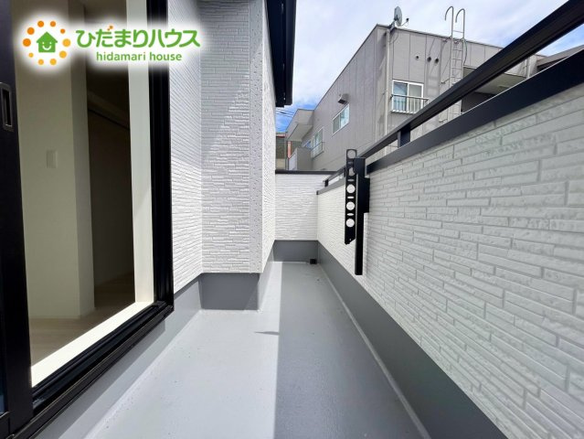 上尾市平方3期　新築戸建　グラファーレ03のバルコニー