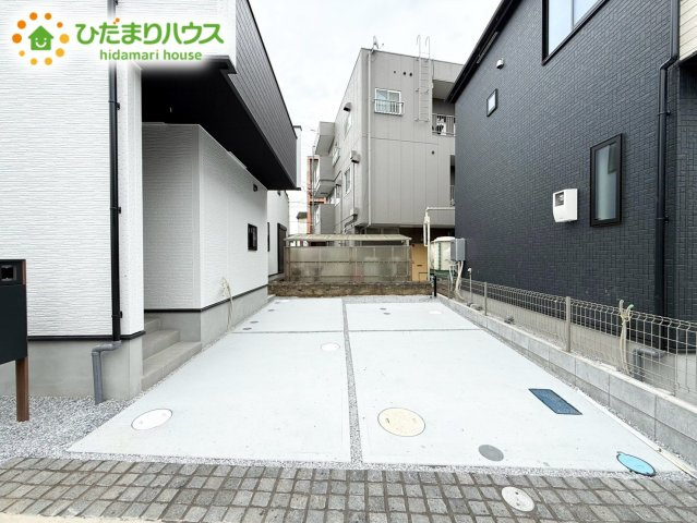 上尾市平方3期　新築戸建　グラファーレ03の駐車場