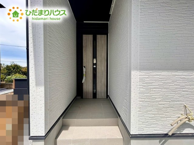 上尾市平方3期　新築戸建　グラファーレ03の玄関
