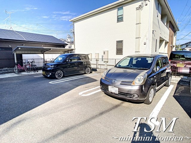 カーサグランデ ＡＮの駐車場