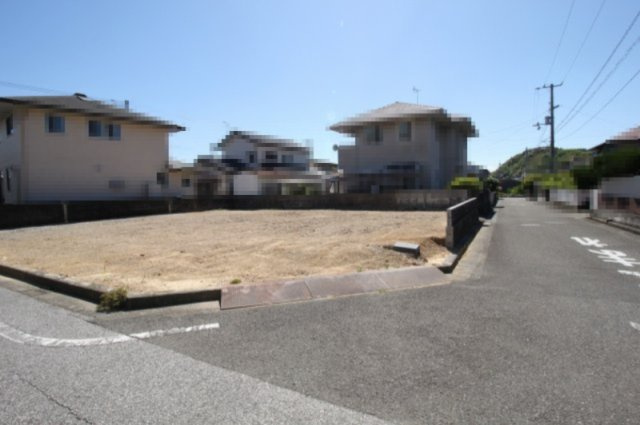 【８月末まで　特別価格】高知市瀬戸東町3丁目　新築戸建　②　【全2区画】の外観|②　土地面積　111.60㎡（約33.45坪）　建物面積　88.33㎡（約26.71坪）
