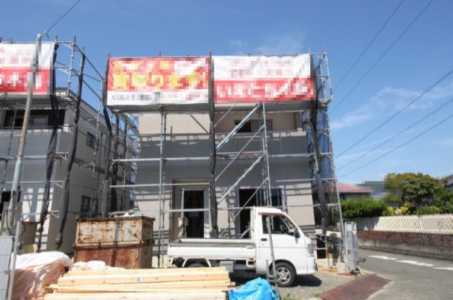 【８月末まで　特別価格】高知市瀬戸東町3丁目　新築戸建　②　【全2区画】の外観|②　土地面積　111.60㎡（約33.45坪）　建物面積　88.33㎡（約26.71坪）
