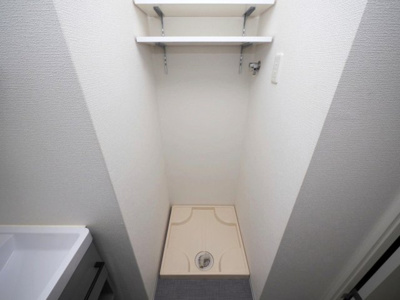 【設備】 | ラシーヌ瓦屋町 | 洗濯機置き場です