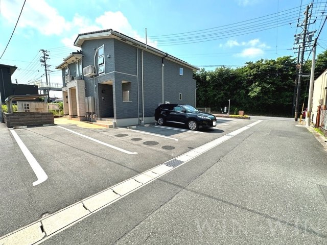 ノースプレイン Aの駐車場