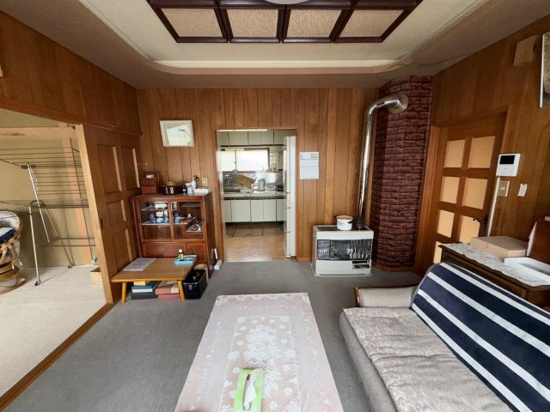 北見市緑ヶ丘１丁目２５番４号　平家建中古売家の居間・リビング