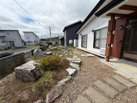 北見市緑ヶ丘１丁目２５番４号　平家建中古売家の庭