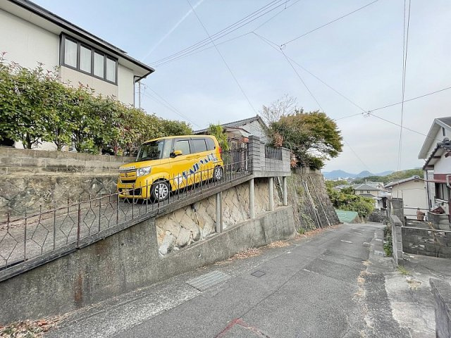【値下げしました】須田尾町古家付土地880⇒660万の前面道路含む現地写真
